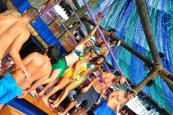 Champagne Showers @ Edde Sands
